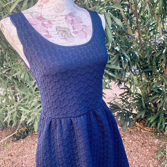 ANTHROPOLOGIE MAEVE SCALLOPED DRESS - Picture 3 of 8